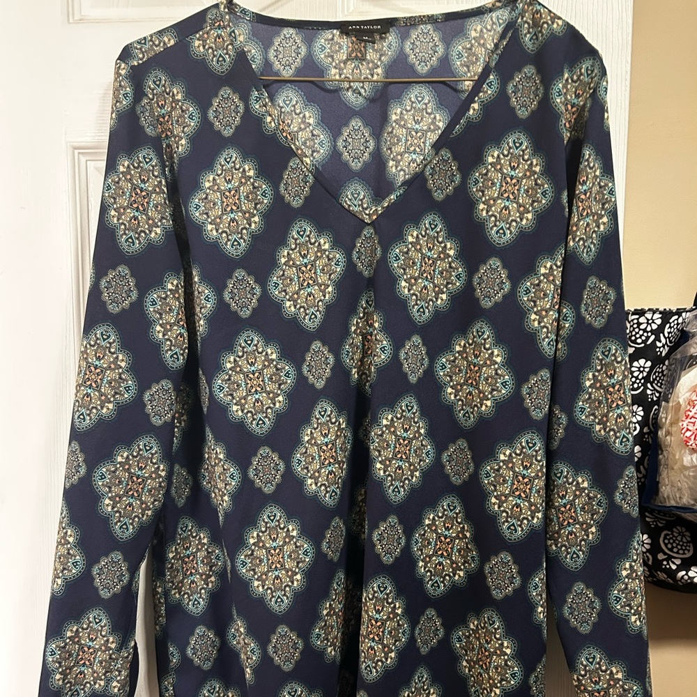 Ann Taylor Navy and Gold Patterned Blouse